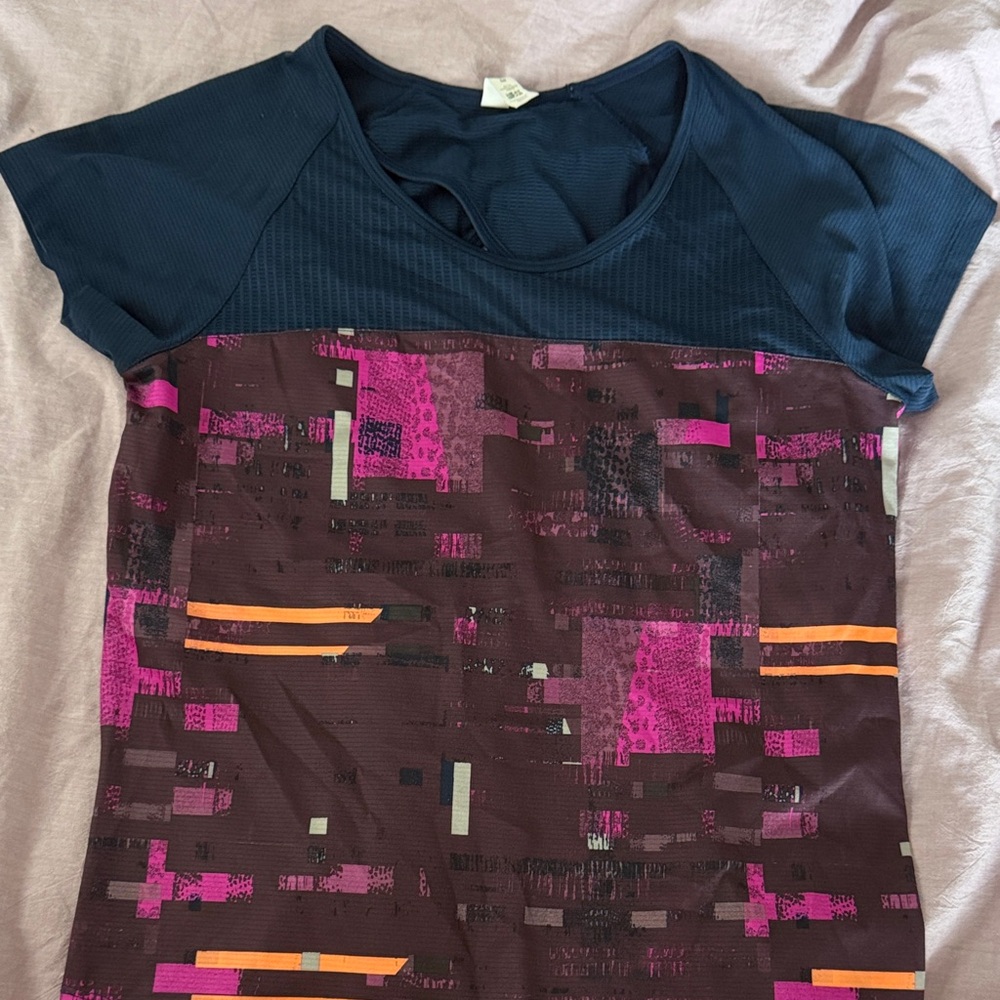 Under Armour Navy HeatGear Top